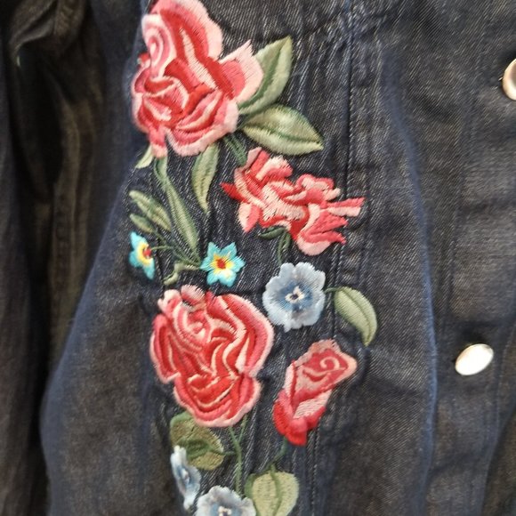 Collections ETC  Denim Button Down Shirt L/XL - Picture 6 of 8